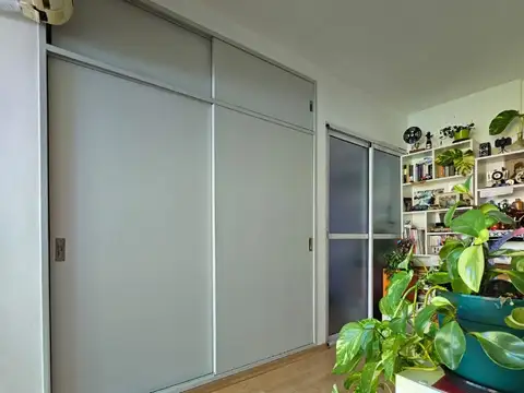 GRAN AMBIENTE CON BALCON COCINA SEPARADA Y VISTA PANORAMICA