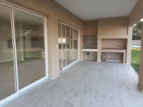 Casa en Venta en Lagos De Canning, USD 275.000