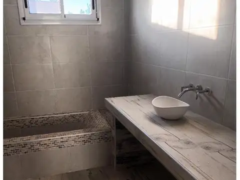 Casa 4 ambientes con 3 baños