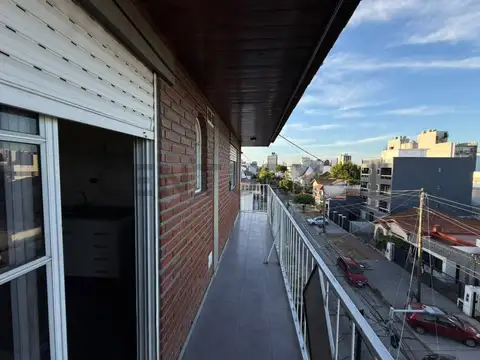 Oficina 3 ambientes con 2 baños