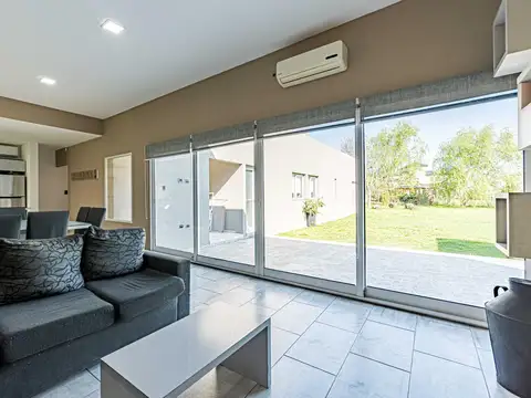 Casa en Venta en La Carolina, USD 179.000