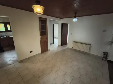 Casa 7 ambientes con 2 baños