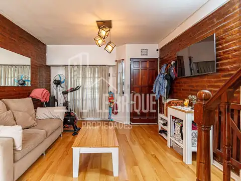 Depto Tipo Casa en Venta con 1 cocheras