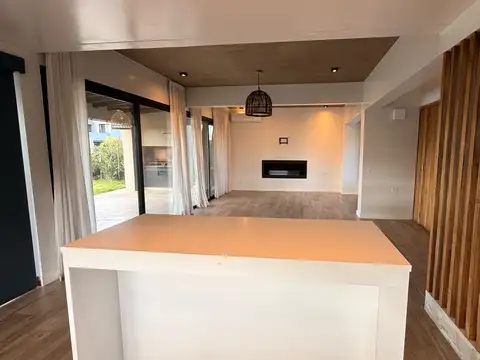 Casa 6 ambientes con 3 baños