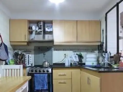 Departamento 6 ambientes con 2 baños