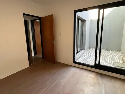 VENTA CASA INTERNA RECICLADA – 3 DORMITORIOS – 2 PATIOS – ZONA SUR