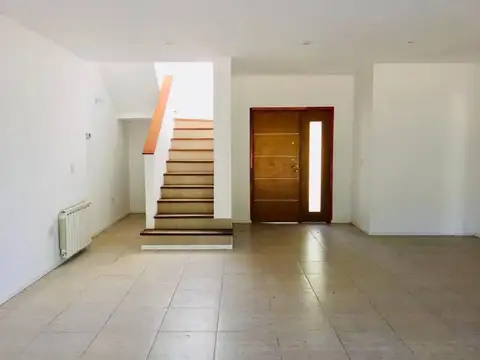 Casa en Alquiler en Villanueva, USD 2.400