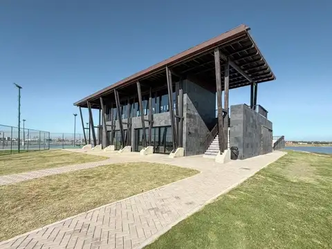 TERRENO DE 680M2 VENTA VISTA AL LAGO BARRO CERRADO FUNES
