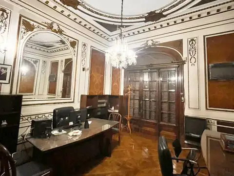 Casa 18 ambientes con 7 baños