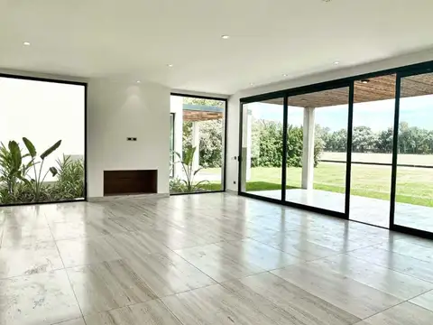 VENTA CASA CLUB POLO CENTAUROS A ESTRENAR