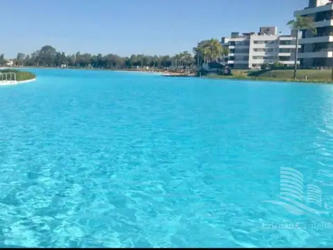 Luminoso Departamento con Balcón en Venta en Lagoon Pilar