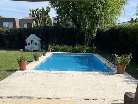 Casa 5 ambientes con 3 baños