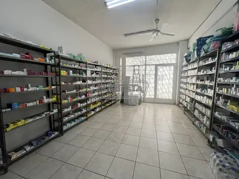 Local en Venta en Villa Luzuriaga, USD 250.000