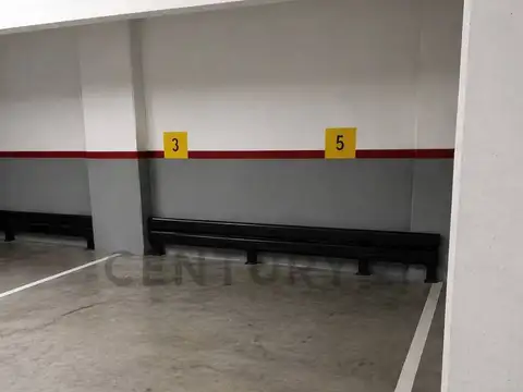 VENTA - COCHERA CUBIERTA - TRIBUNALES