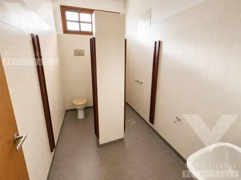 Local/ Salón comercial sobre Cramer al 3900. 282 m2 totales