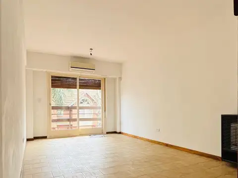 Avenida General San Martín 400, Piso 1