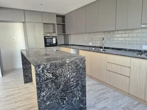 Departamento 4 ambientes con 2 baños