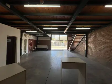 VENTA DE 3 LOCALES COMERCIALES. VILLA KRAUSE
