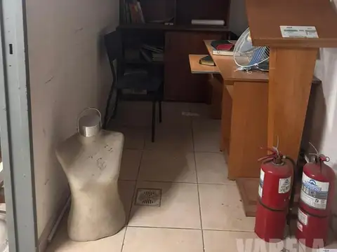 Galpon en Venta 27  mts Fondo