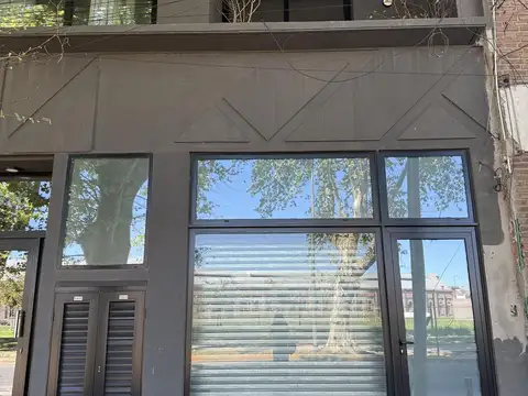 Local a estrenar al frente - Refinería