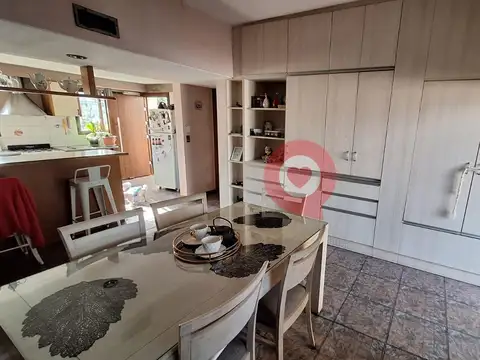 Casa en Neuquen 4 dormitorios en Santa Genoveva