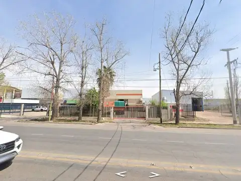 Venta galpon industrial sobre calle maza