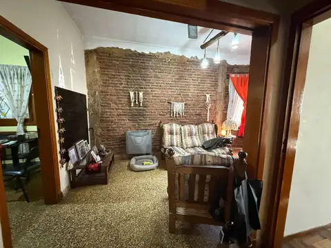 Casa 4 ambientes con 1 baño