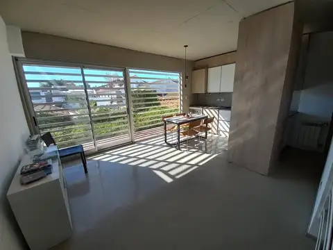 Depto Tipo Casa en Venta con 1 cocheras