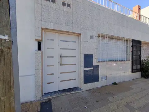 Monoambiente muy luminoso, bajas expensas en Villa Raffo