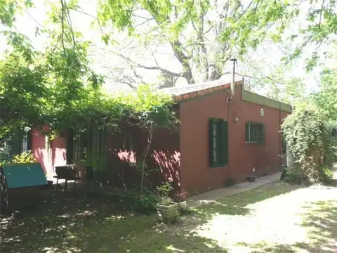 CASA QUINTA SOBRE DOS LOTES