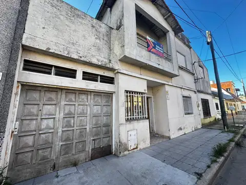 VENTA 2 CASAS 3 AMBIENTES PATIO GALPÓN LANÚS OESTE