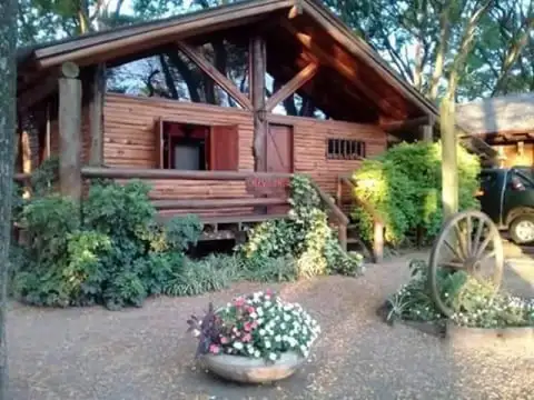 Se  vende complejo de cabañas en Sauce Viejo