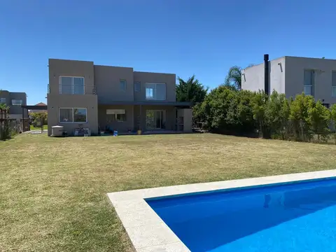 Casa en Alquiler de 3 dormitorios