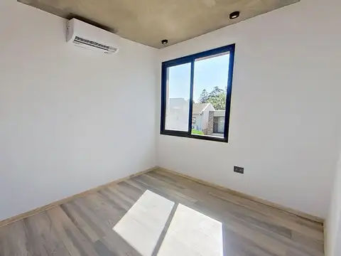 Depto Tipo Casa en Venta en Villa Ballester, USD 240.000