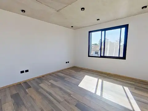 Depto Tipo Casa en Venta con 2 cocheras