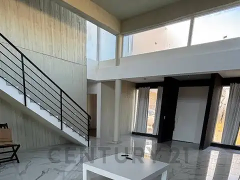 Casa en Venta en El Cantón - Barrio Puerto, USD 320.000