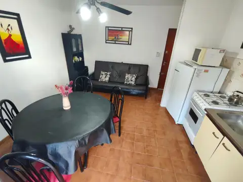 Esquiu 100, Piso 1°