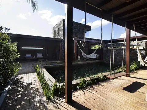 Casa 5 ambientes con 5 baños