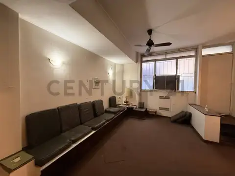 Azcuenaga 1000, Piso 0