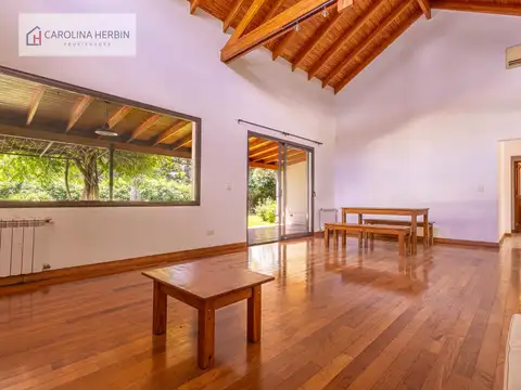 Casa en Alquiler en Bella Vista, USD 2.500