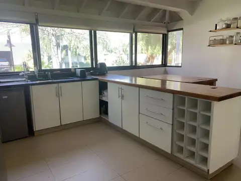 Casa en Alquiler de 4 dormitorios