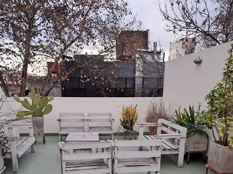 Excelente triplex al frente con patio parrilla y terraza