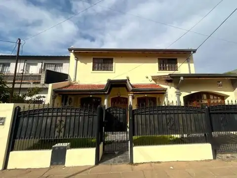 EXCELENTE PROPIEDAD APTA CREDITO EN VILLA DE MAYO