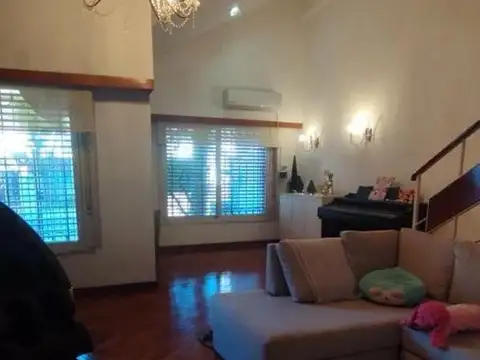 Casa en venta en Villa Sarmiento