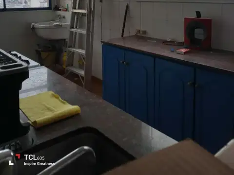 Amplio Semipiso de 4 Ambientes con Balcón Corrido en San Telmo