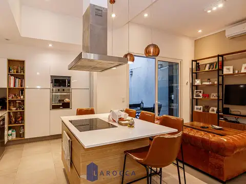 Depto Tipo Casa en Venta en Colegiales, USD 650.000