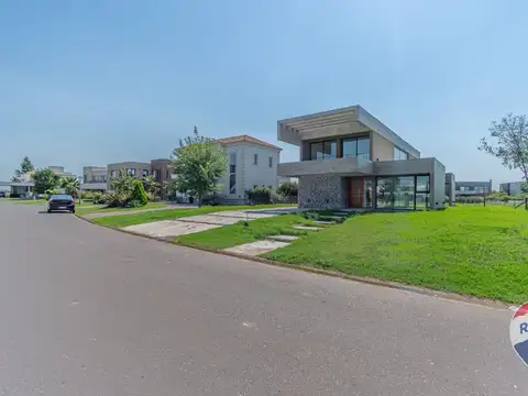 Venta Terralagos con piscina. Posible financiación