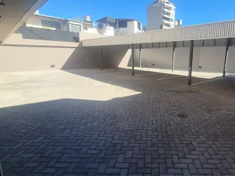 En Venta Cochera Edificio Bauen