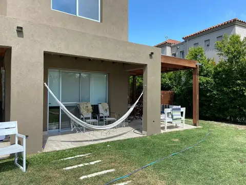 Venta Casa 4 amb barrio Barbarita Bancalari Tigre