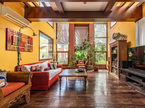 Casa 7 ambientes con 5 baños